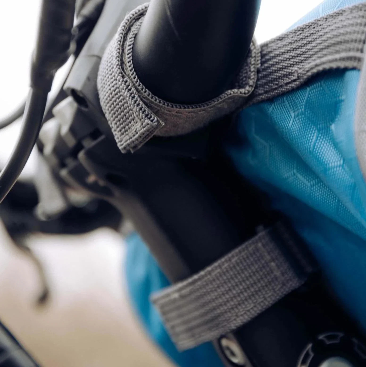 bicycle-bag-with-touchscreen-41191865_8.jpg
